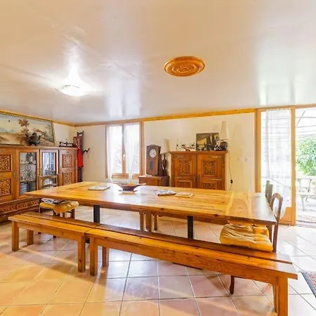 Spacious House In Countryside * Леон