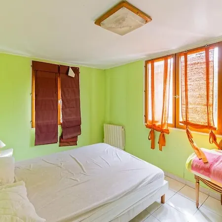 Spacious House In Countryside Леон