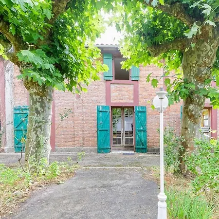 Spacious House In Countryside Дом отдыха