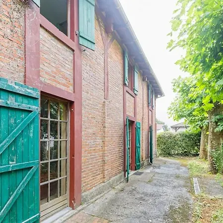 Spacious House In Countryside
