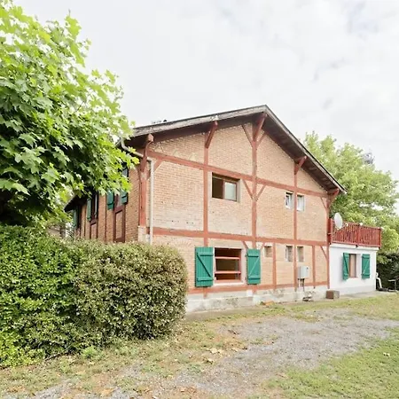 Spacious House In Countryside *