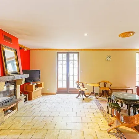 Dom wakacyjny Spacious House In Countryside Léon